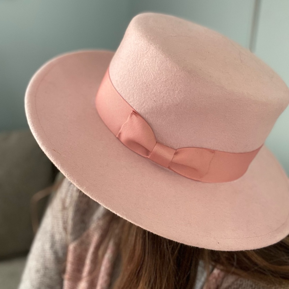 Soft pink • 100% wool • 57cm • Lack of Color brand